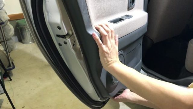車のドアの内張りをはがして洗う方法 Mamecoroエンジン