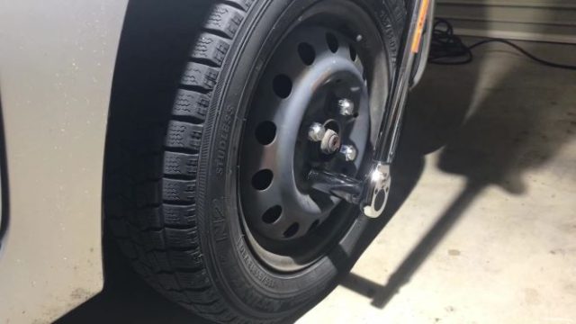 自分でやると安く 車のタイヤ交換方法 Mamecoroエンジン