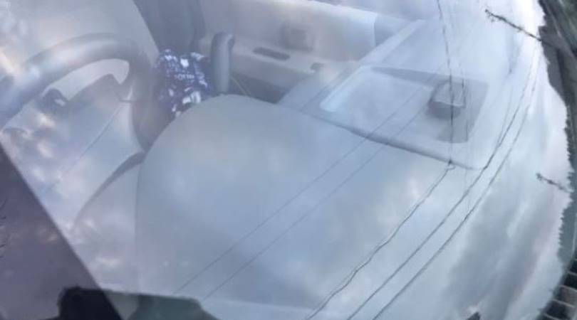 車のフロントガラスの内側の拭き方 拭く用具の種類 水だけでギラギラ解消 Mamecoroエンジン
