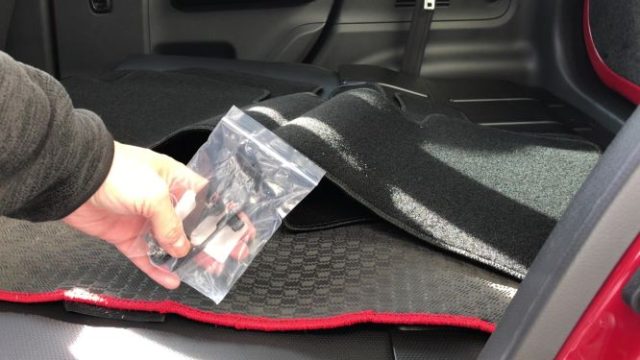 新品のフロアマット交換で室内がキレイによみがえる ハスラー Mamecoroエンジン