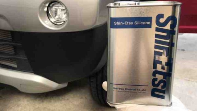 シリコーン洗車 で白くなった未塗装の樹脂部品を復活させる方法 Mamecoroエンジン