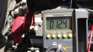 バッテリー電圧の測定方法とテスターの使い方 テスタの種類も Mamecoroエンジン